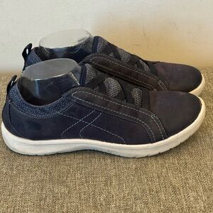 clarks cloud steppers Slip On Blue Sneakers Size 9